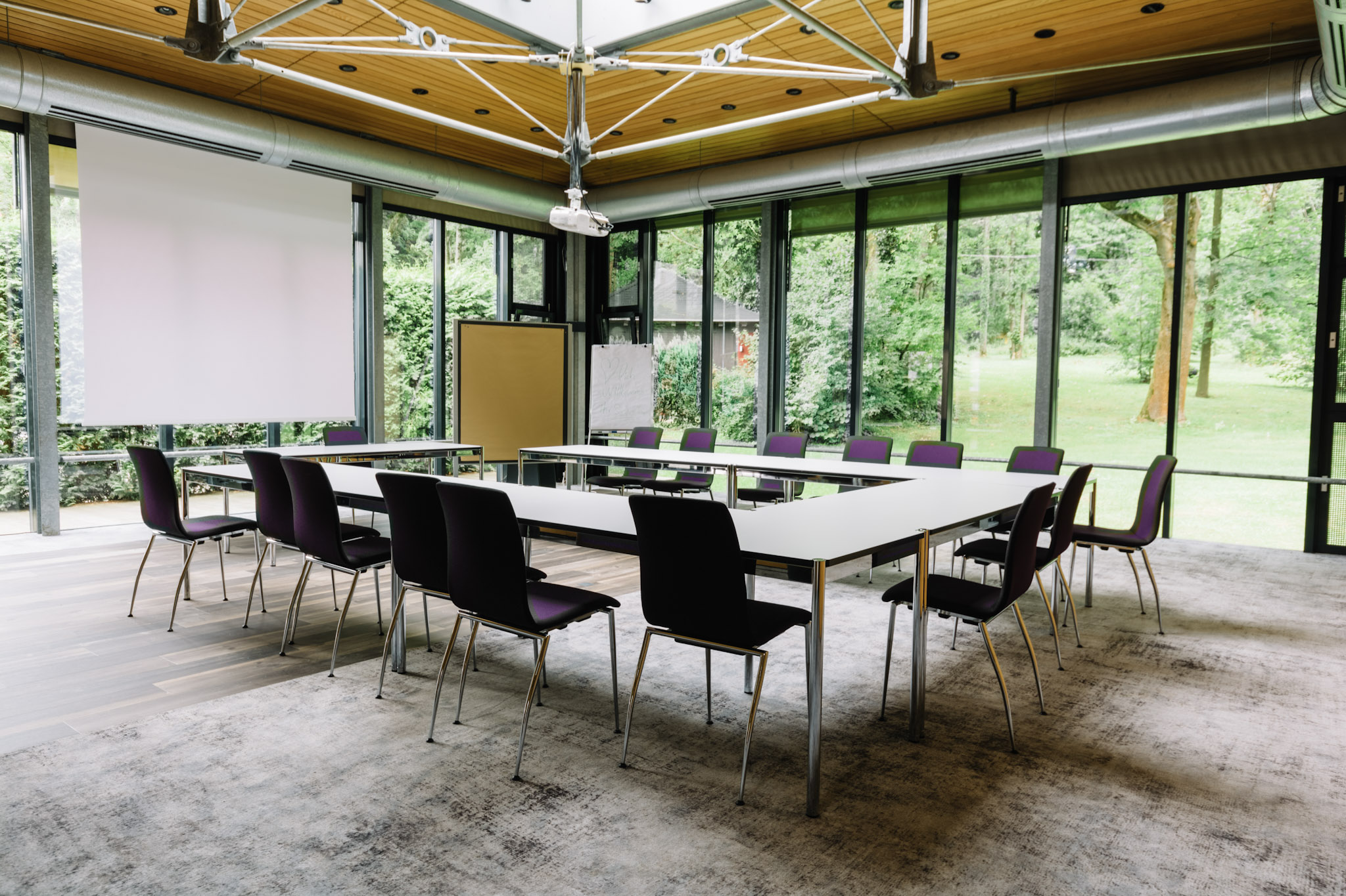 Tagungsraum fuer fokussiertes Arbeiten